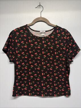 rue21 Cropped Top - Black w/ Cherry Floral Short Sleeve Tee - Size XL